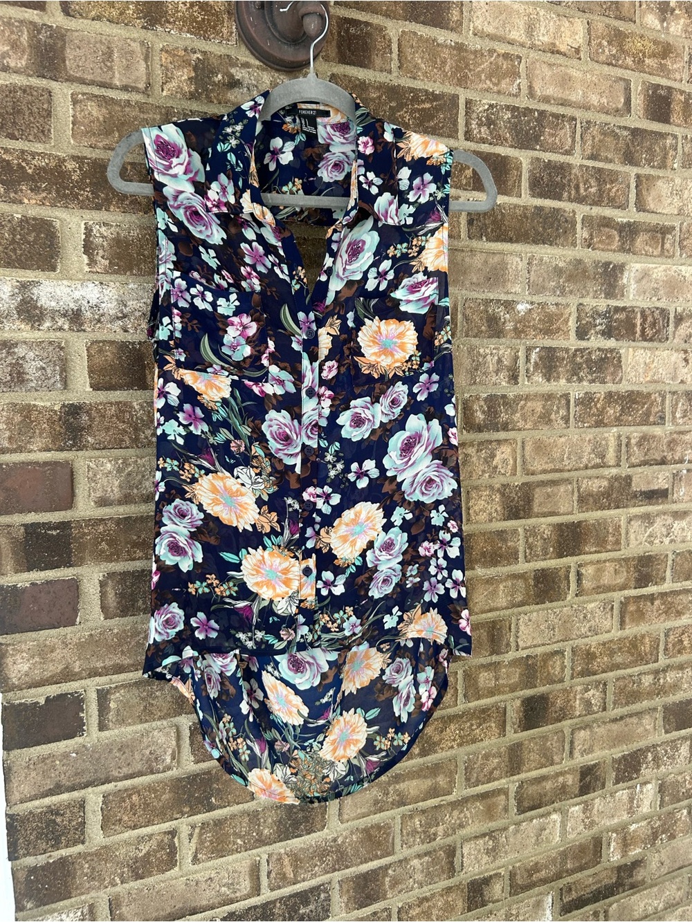 Forever 21 Navy Floral Sleeveless Button-Front Camisole